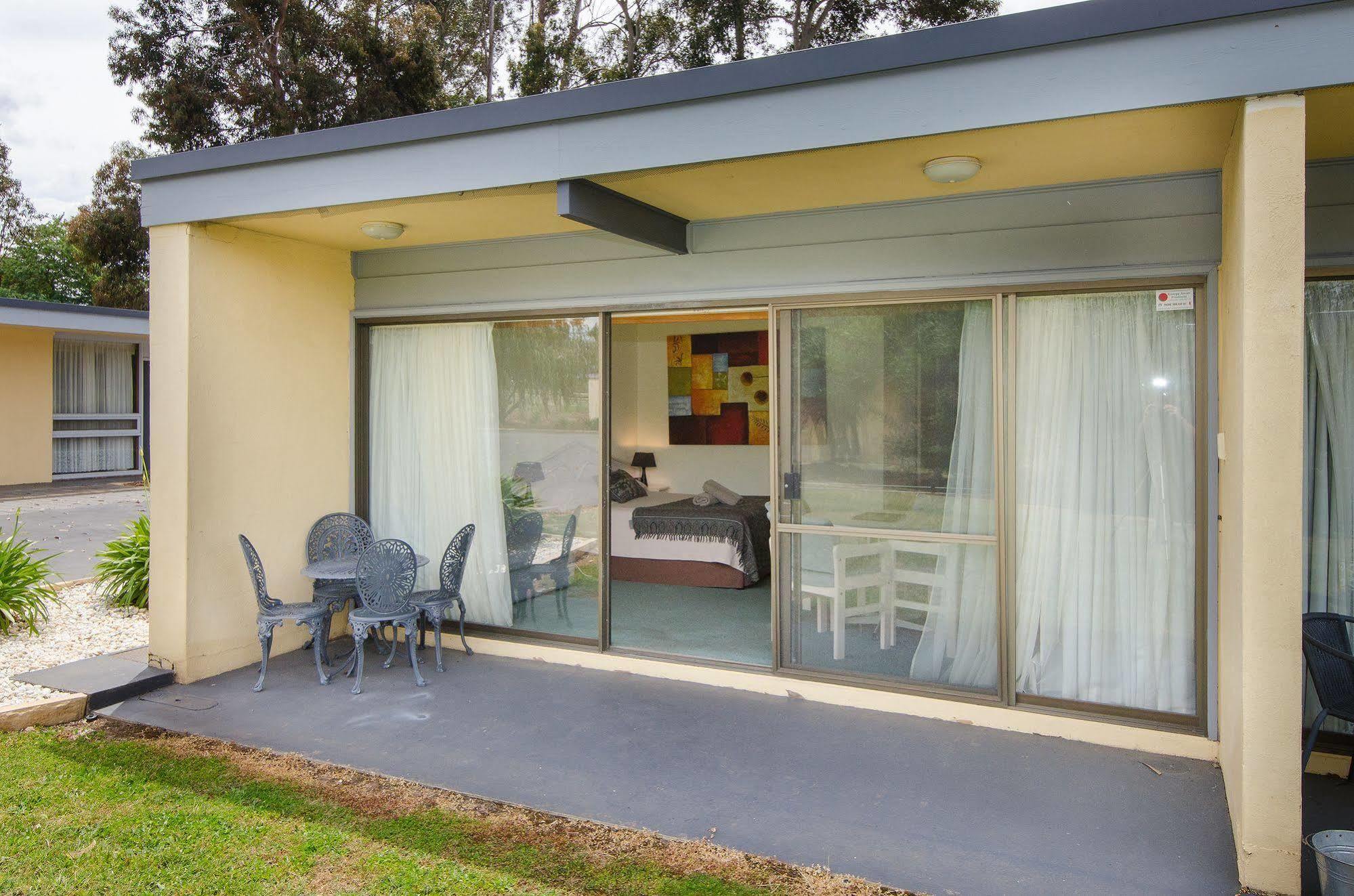 William Macintosh Motor Lodge Naracoorte Exteriör bild